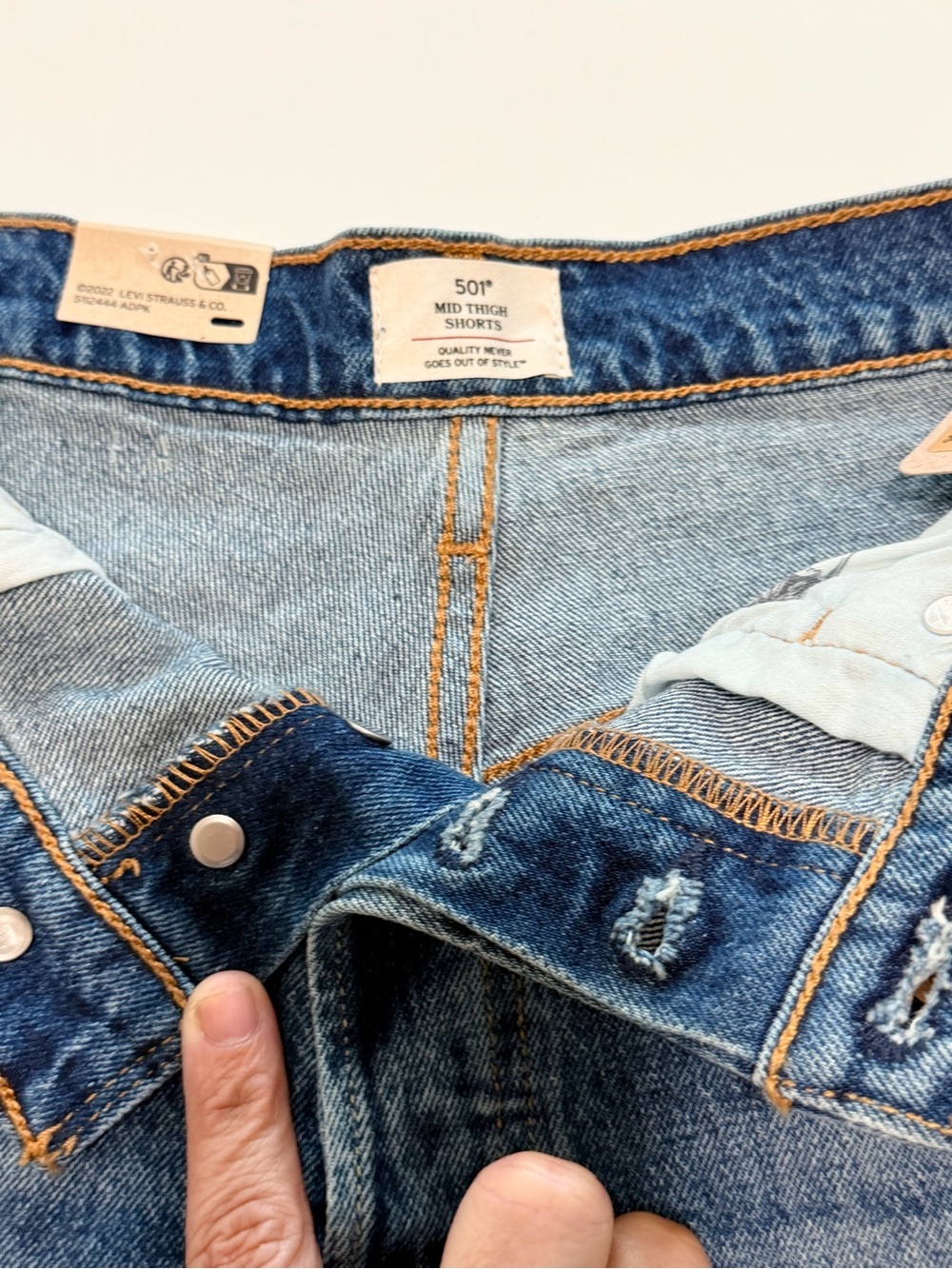 Levi’s Women’s 501 Mid-Thigh Shorts Size 28 Blue Denim High Rise NWT - Picture 14 of 16